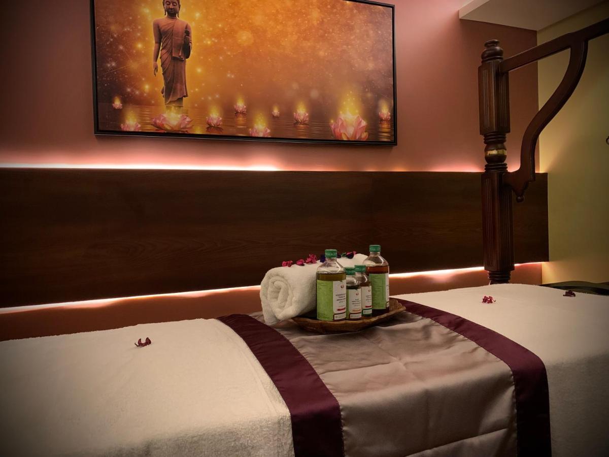 Retrieve Health & Wellness Hotel Kochi Exterior foto